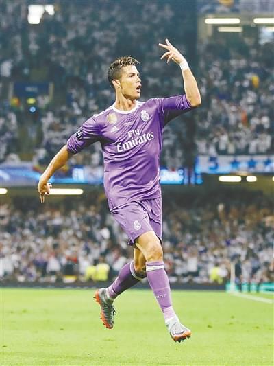 于法国前锋 于法国前锋